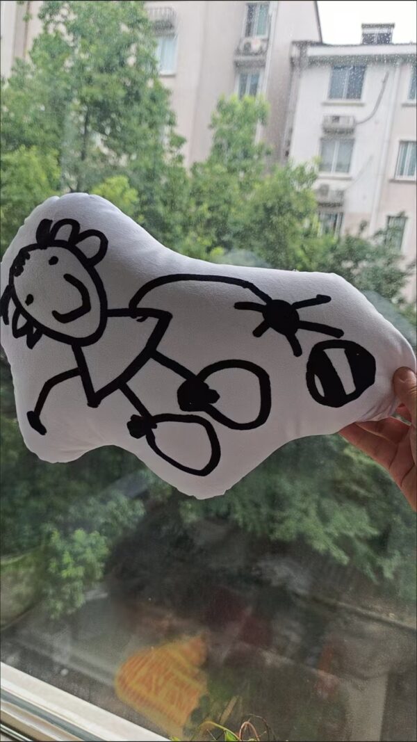 微信图片_20260715151718_752_7 Kids’ Artwork Turned Into Pillow
