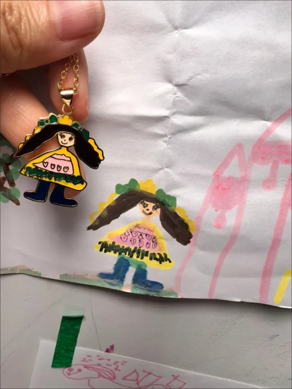 54c80242-92fc-48b5-a35f-034a955a4a94 Kids' Artwork Turned Into colorful Enamel Hand-painting